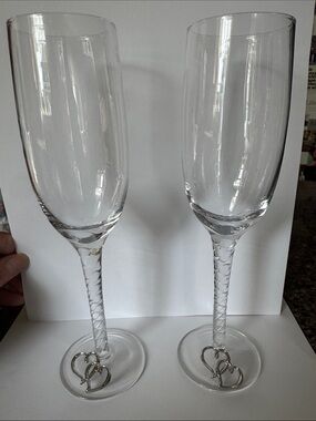 NEW Wilton Elegant Clear Crystal Wedding Champagne Flutes w/Metals Hearts Charms